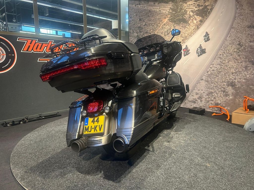 FLHTKSE CVO Ultra Limited